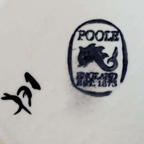 POOL VASE. Handpainted. Medium size (16 cm height). Pristine condition. Collector`s piece!