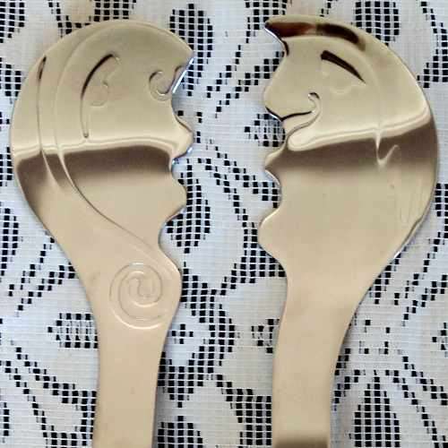 CARROLL BOYES (1954 - 2019). SALAD SERVING SET. `KISSING COUPLE` DESIGN.