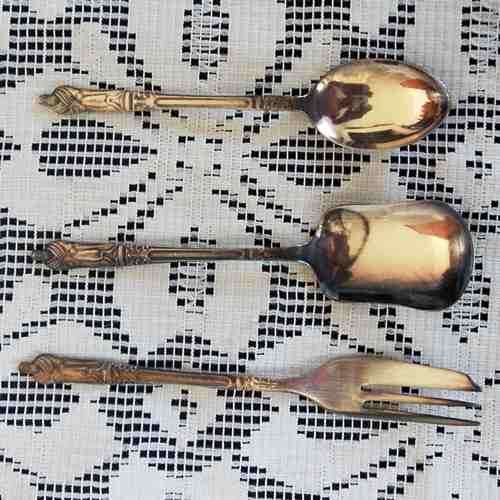 BOXED SET OF MATCHING E.P.N.S. APOSTLE TEASPOONS (6), CAKE FORKS (6) AND SUGAR SPOON. 1930s / 40s.