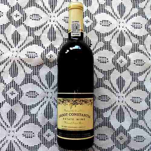 GROOT CONSTANTIA ESTATE WINE. Natural Sweet. Red. 500 ml.