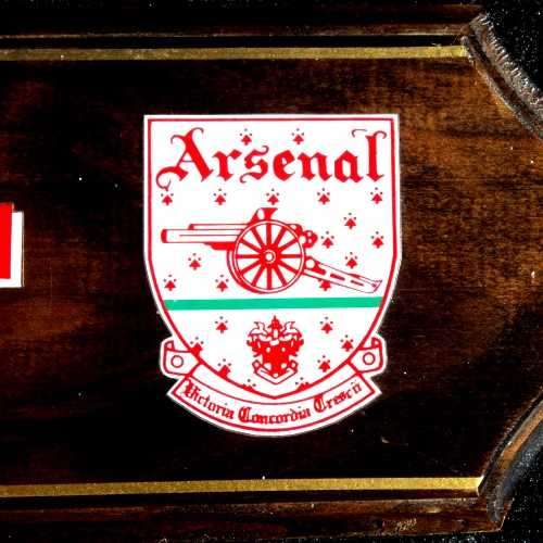ARSENAL PREMIER LEAGUE CHAMPIONS 1997 / 1998. COMMEMORATIVE WALL PLAQUE. Wood. Soccer commemorative.