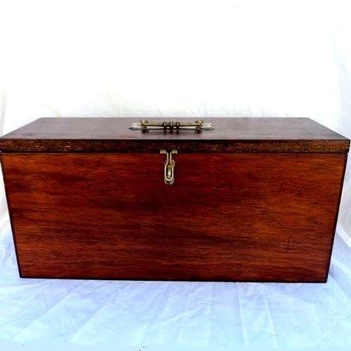 VINTAGE SHEET FILM HOLDERS (Boxed set of 25). Lisco Regal(20) and Riteway(5). Hardwood box. 4x5 inch