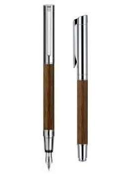 SENATOR TIZIO. Fountain pen. Walnut barrel. Chrome.
