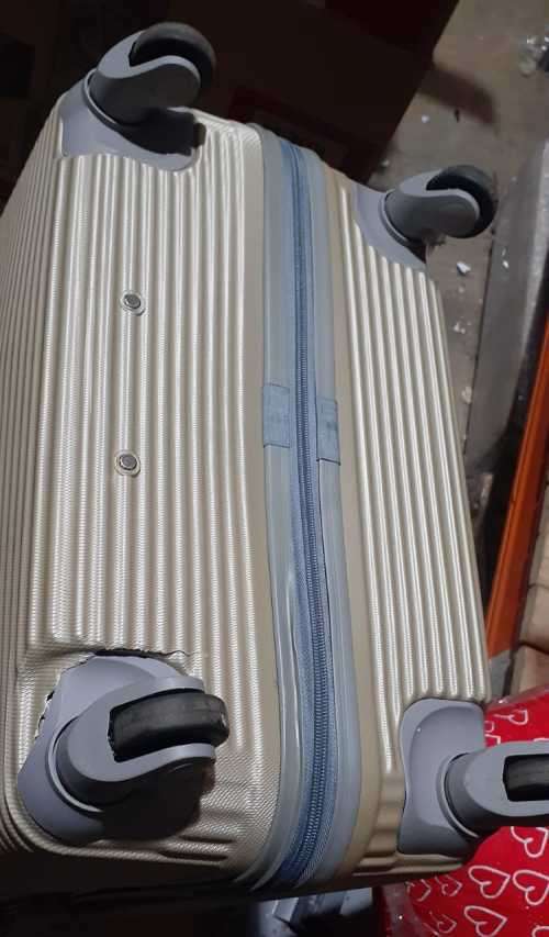 3 Piece Luggage Set - wheel prob