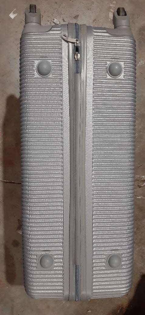 3 Piece Hard Outer Shell Luggage Set - Silver