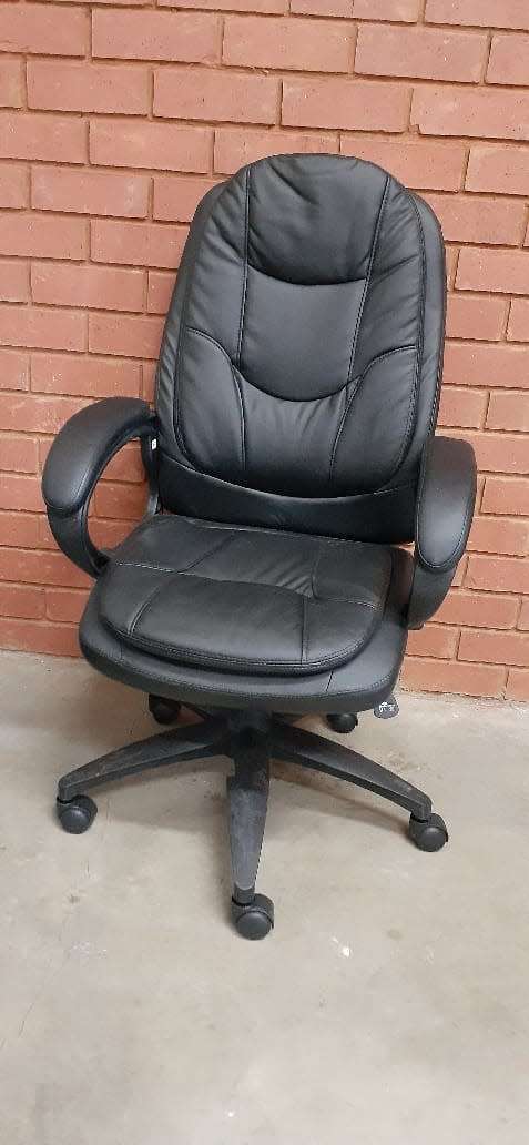 Ultra Exec Mid-Back Office Chair