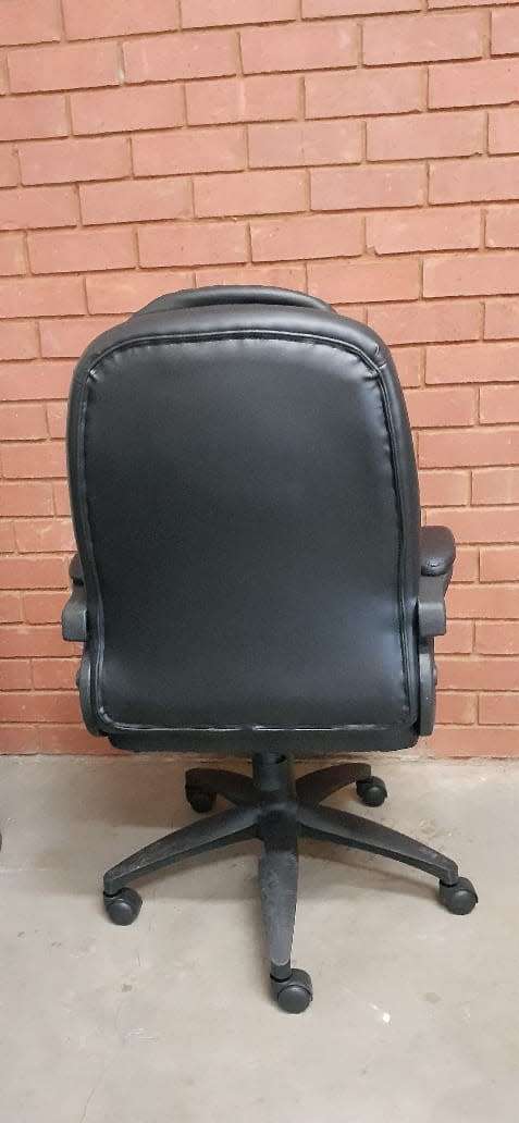 Ultra Exec Mid-Back Office Chair