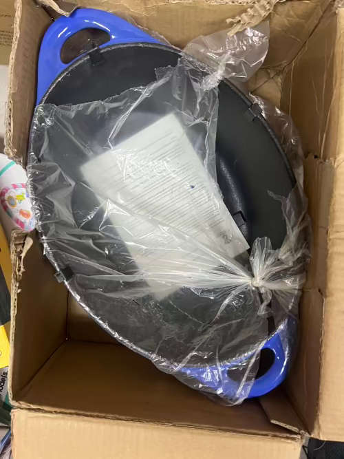 Gourmand - 7 Litre Oval Cast Iron Casserole - Blue - LID SLIGHTLY CHIPPED