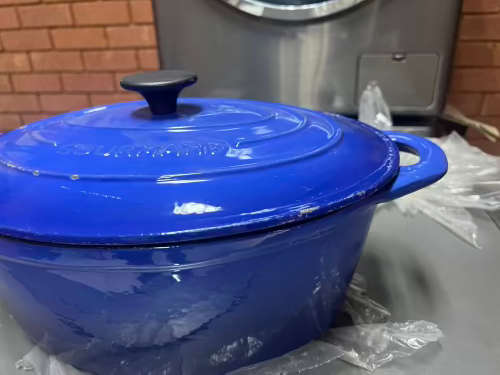 Gourmand - 7 Litre Oval Cast Iron Casserole - Blue - LID SLIGHTLY CHIPPED