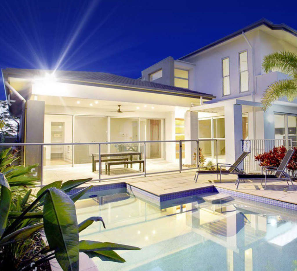 Tempest 60W Solar LED Flood Light with Remote control