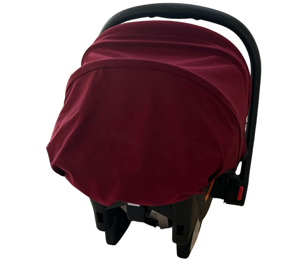 GOOD QUALITY BABY CAR SEAT NEW DISPLAY UNIT RED AND BLACK COLOUR