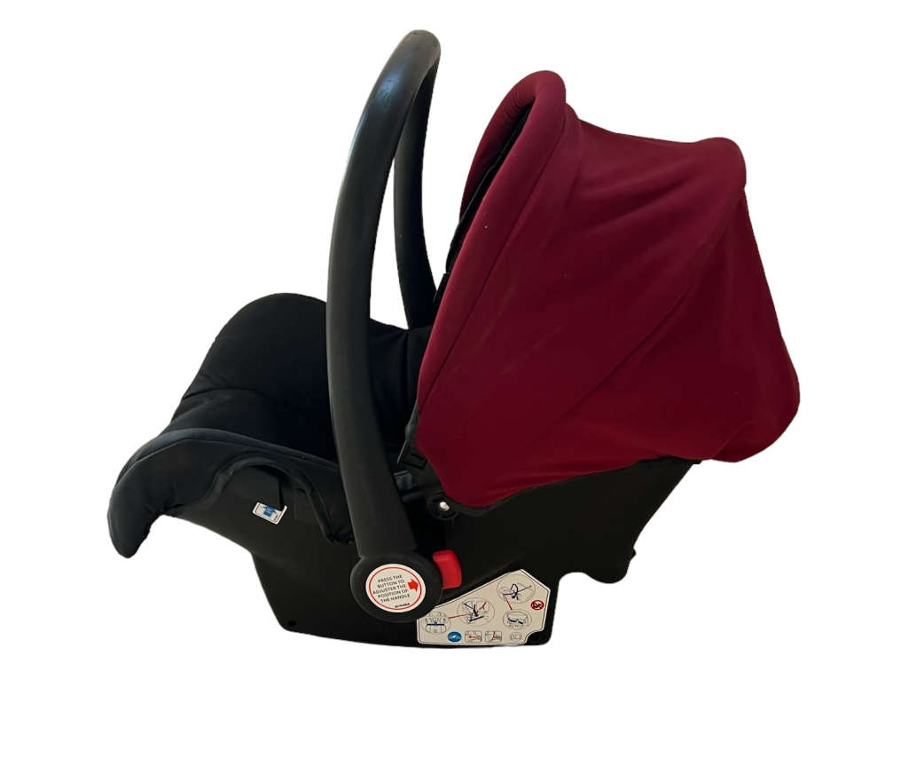 GOOD QUALITY BABY CAR SEAT NEW DISPLAY UNIT RED AND BLACK COLOUR