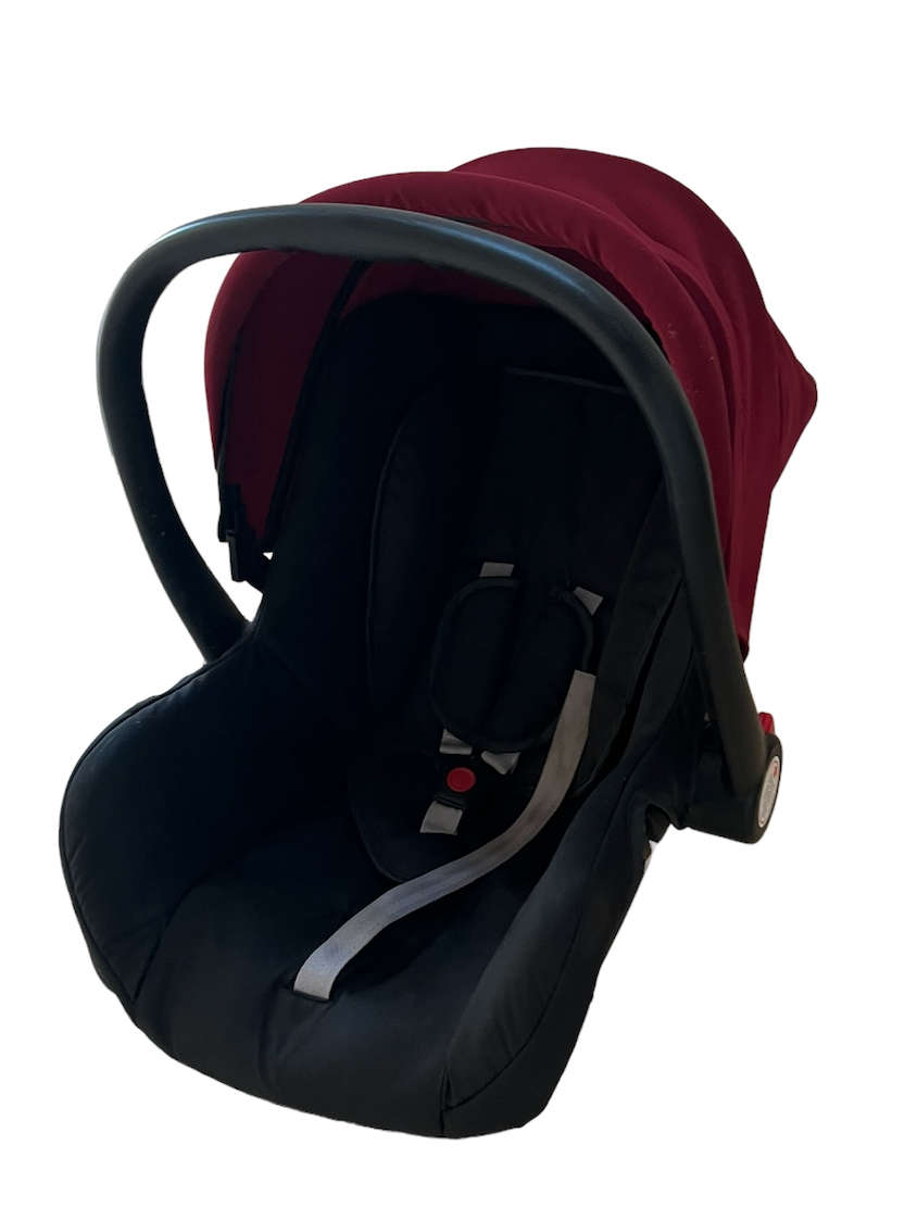 GOOD QUALITY BABY CAR SEAT NEW DISPLAY UNIT RED AND BLACK COLOUR