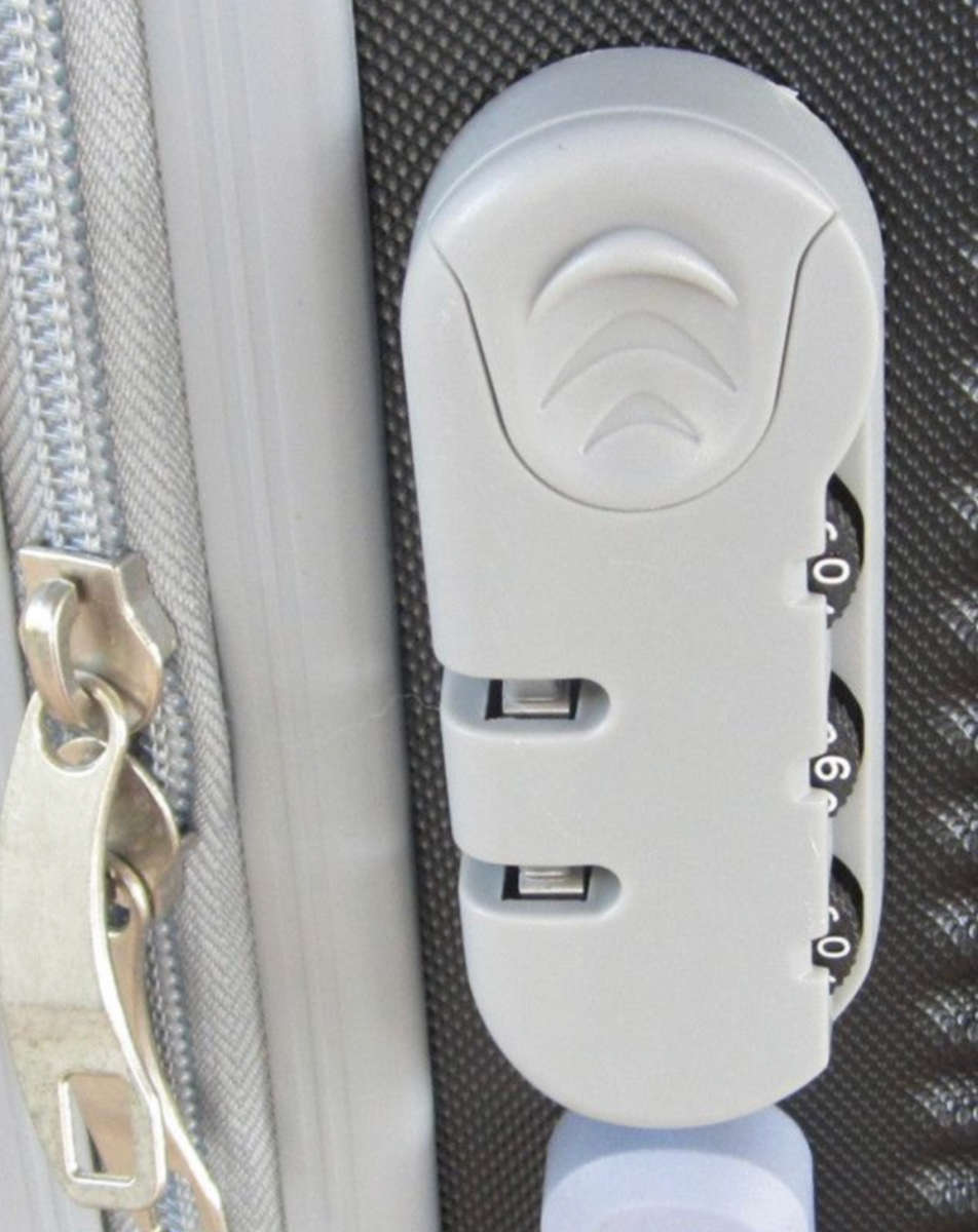 3 Piece Hard Outer Shell Premium Lightweight Luggage Set - BLACK NEW