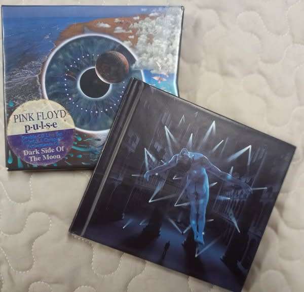 Pink Floyd - Pulse 2CD set in casebound book and slipcase