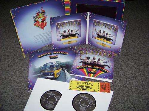 The Beatles - Magical Mystery Tour Deluxe Set (DVD, BluRay, 2 x 7", Songbook and more)