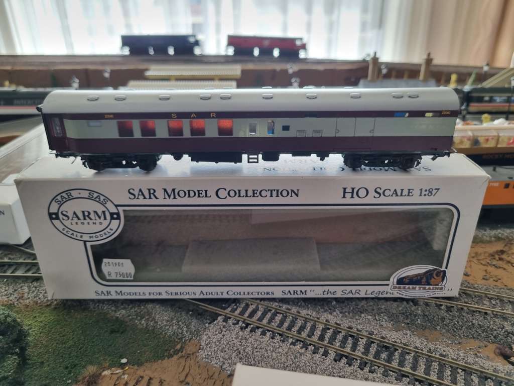 HO Model Trans Karoo Train Coaches (4) 1st,2nd 3rd and Kitchen