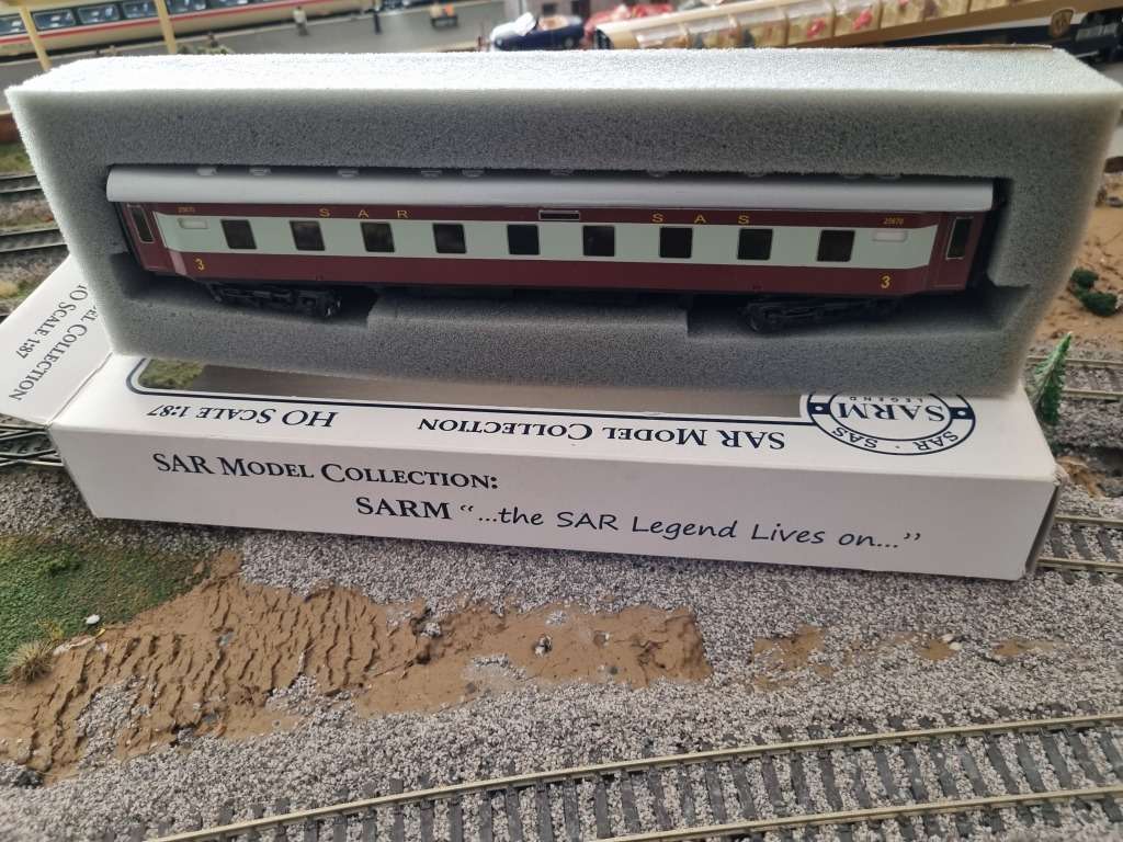 HO Model Trans Karoo Train Coaches (4) 1st,2nd 3rd and Kitchen