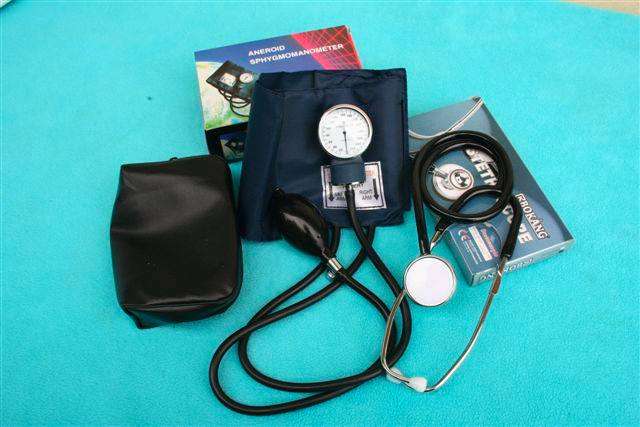 Blood Pressure Cuff  and Stetoscope set- BRAND NEW!! - As used by paramedics- FREE SHIPPING!!!