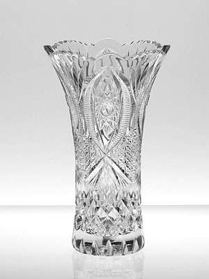 ***NEW*** RUSSIAN CRYSTAL FLOWER VASE - 24% LEAD, INCLUDES GIFT BOX AND PACKAGING.