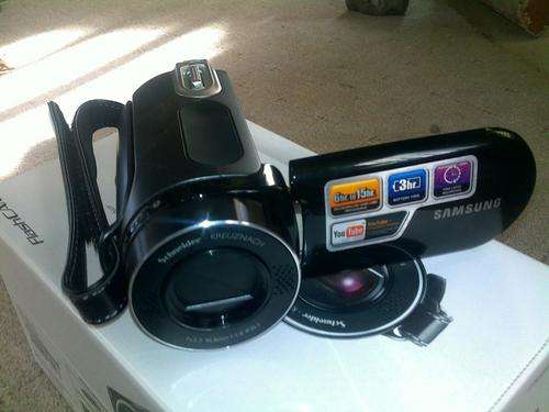 SAMSUNG F30 SERIES FLASHCAMCORDER ***FREEE-BUYYYY***