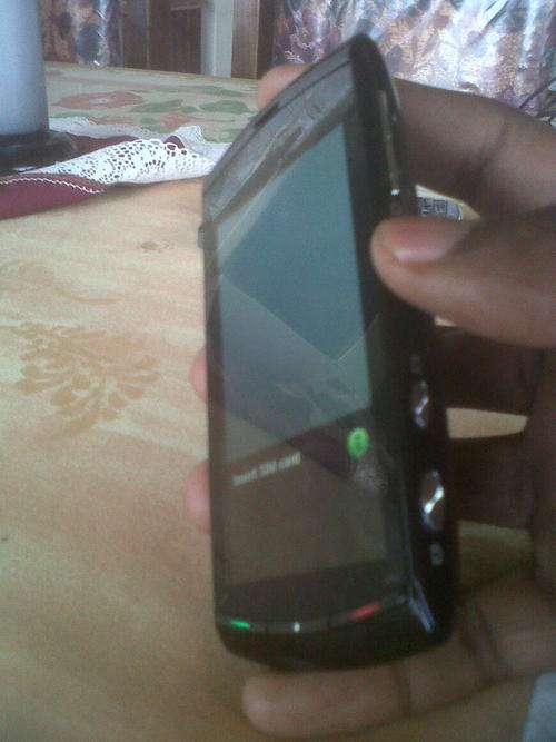 SONY ERICSSON VIVAZ *** 100% NO RESERVE ***