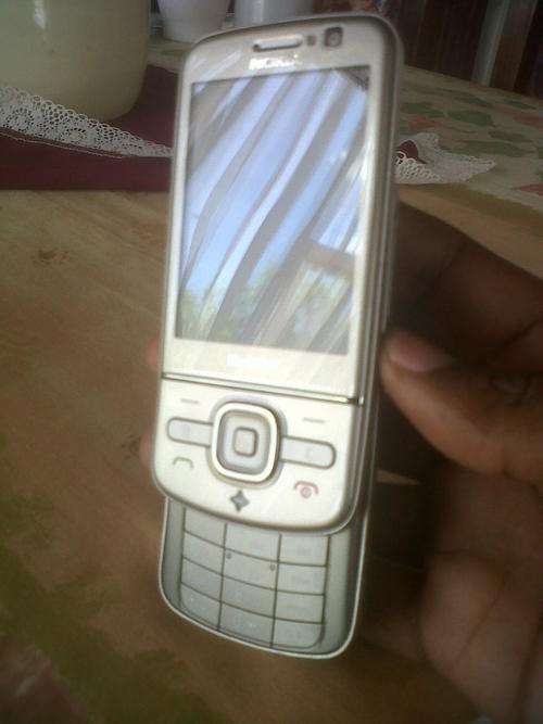 NOKIA 6710 NAV *** 100% NO RESERVE ***