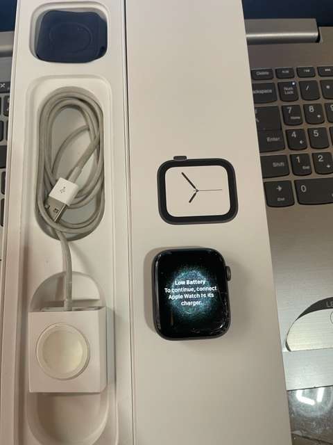 Apple Watch Series 4 Space Gray 44mm - GPS + Cellular. Cracked Screen. MAKE AN OFFER