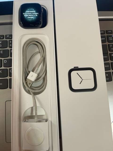 Apple Watch Series 4 Space Gray 44mm - GPS + Cellular. Cracked Screen. MAKE AN OFFER