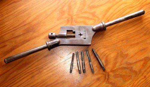 Vintage 1918 Thread Cutter & Spare Cutters