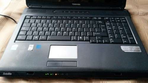 Toshiba L350 laptop up for grabs - Faulty - Read Full Ad - *** NO RESERVE + LOW SHIPPING  ****