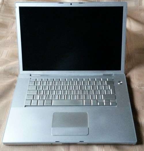 Aplle macbook pro - Model A1260 - Does not power ON -**** LOW LOW SHIPPING ***