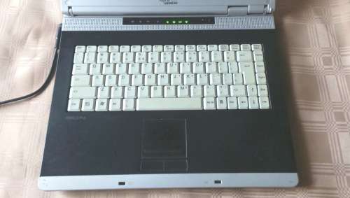 Fujitsu Amilo Pro  laptop model V2030  UP for Grabs  - ****LOW LOW SHIPPING *****
