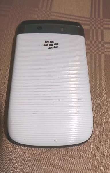 Blackberry 9800 Slide phone for sale  ***** LOW LOW SHIPPING *****