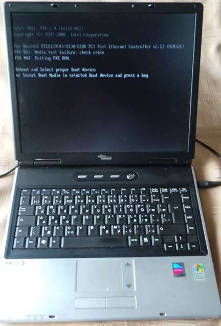 Fujitsu laptop model M7405  for Grabs  - ******LOW LOW SHIPPING *****