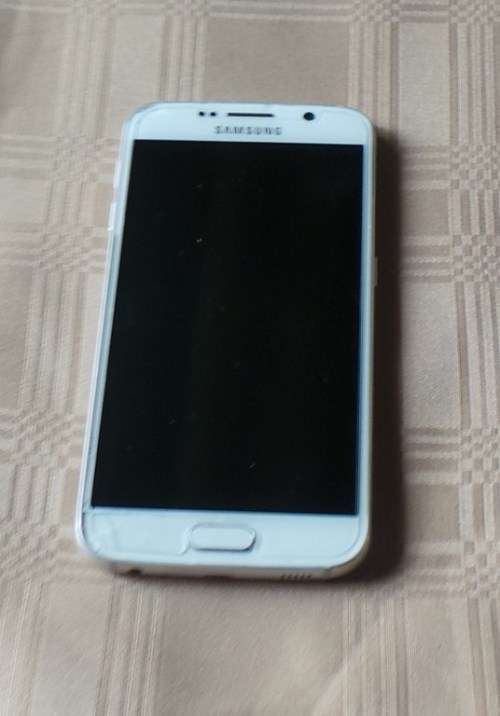 Samsung Galaxy S6 - SM - G920F Cellphone up for grabs **** LOW LOW SHIPPING ******