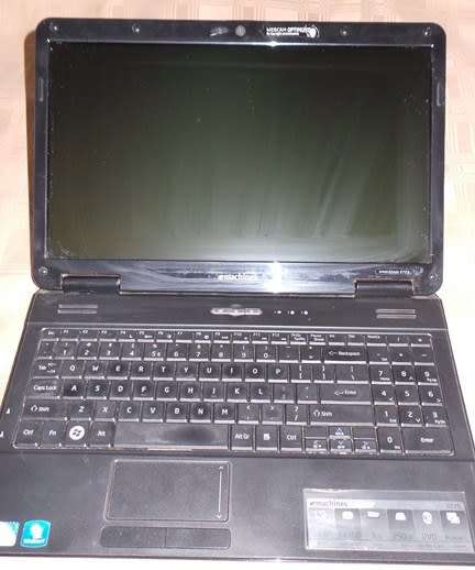 Acer Emachine E725  for Grabs  - ******LOW LOW SHIPPING *****