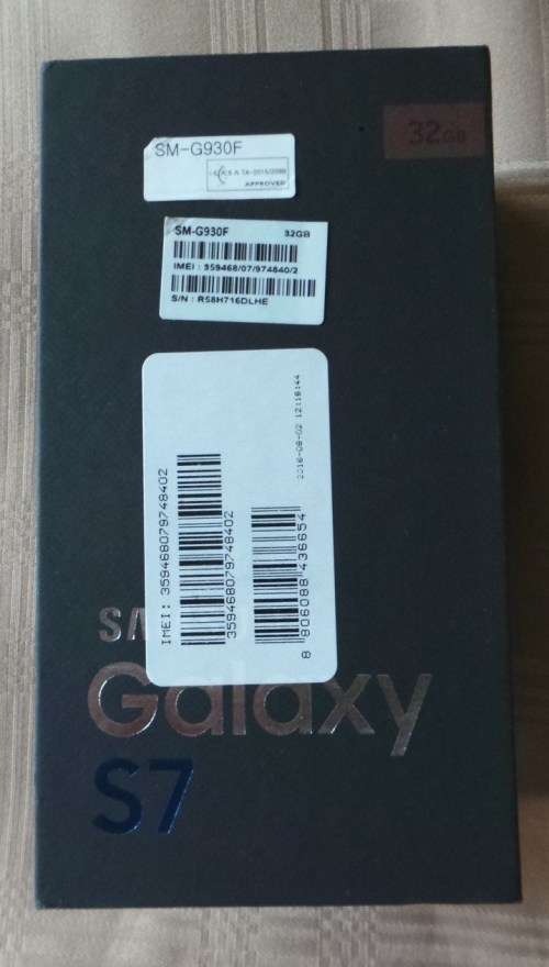Samsung Galaxy s7 up for grabs - Cracked screen (SEE PICTURES )**** LOW LOW SHIPPING ******