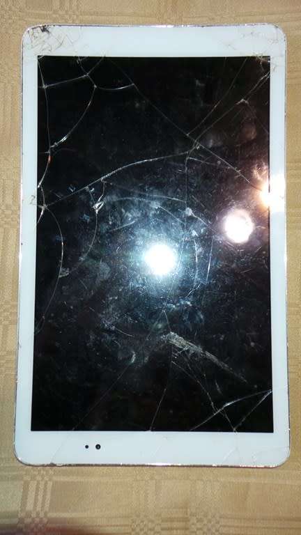 HUAWEI Medipad T1  - Damaged screen  **** LOW LOW SHIPPING ******