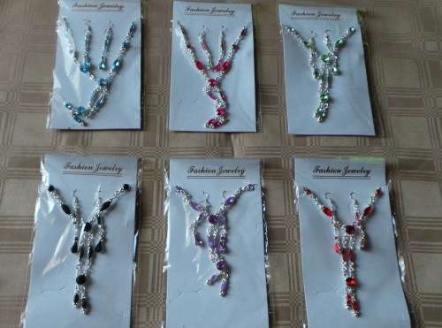 Necklace and Earing Sets  - BIGGEST BARGAIN EVER ****** Low low Shipping ******