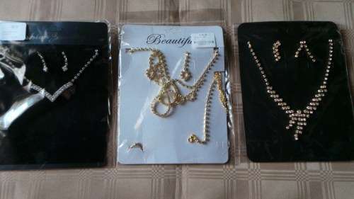 Necklace and Earing Sets  - BIGGEST BARGAIN EVER ****** Low low Shipping ******