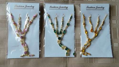 Necklace and Earing Sets  - BIGGEST BARGAIN EVER ****** Low low Shipping ******