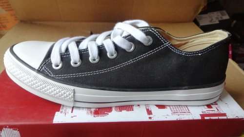 Levis Men's Brand New Sneaker Shoes Size 5 - *****  LOW LOW SHIPPING  *****