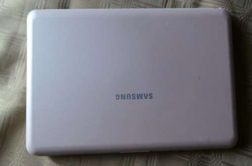 SAMSUNG N130 MINI Laptop up for Grabs  - ******LOW LOW SHIPPING *****
