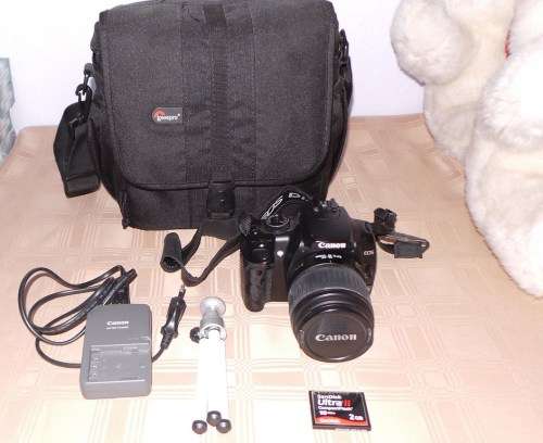 Canon Camera Combo + Lens + Bag up for Grabs - ******LOW LOW SHIPPING *****