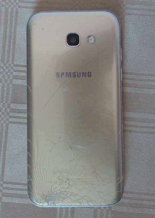 SAMSUNG GALAXY A5 - Model A520F  Up for Grabs -  **** LOW LOW SHIPPING ******