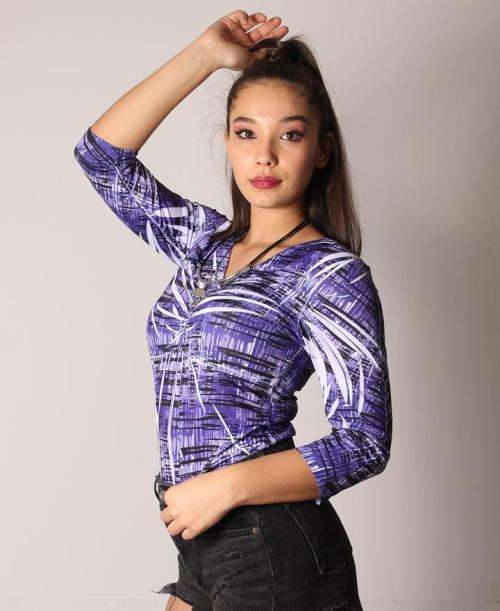 2023 SALE - LADIES TOPS Urban Style - AMAZING DEAL *** LOW LOW SHIPPING ****