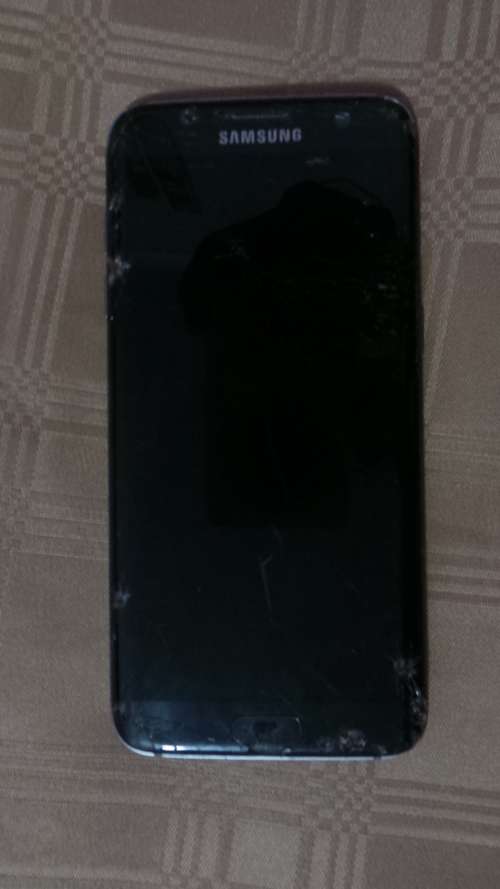 Samsung Galaxy S7 EDGE - SM-935F up for Grabs -  ***** LOW LOW SHIPPING ******