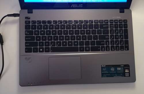 ASUS LAPTOP MODEL X550C TOUCH SCREEN LAPTOP UP FOR GRABS  ******LOW LOW SHIPPING ******