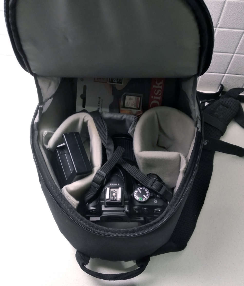 Nikon D5200 24 Megapixel Camera, With 55-200mm lens, SD Card, Vanguard Camera Backpack.